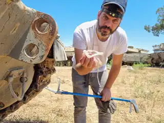 מה עושים כשרואים נחש בבסיס צבאי?